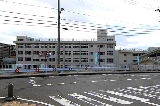 仙台市立鹿野小学校 徒歩10分