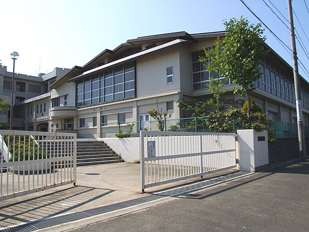 富谷市立東向陽台中学校 徒歩9分