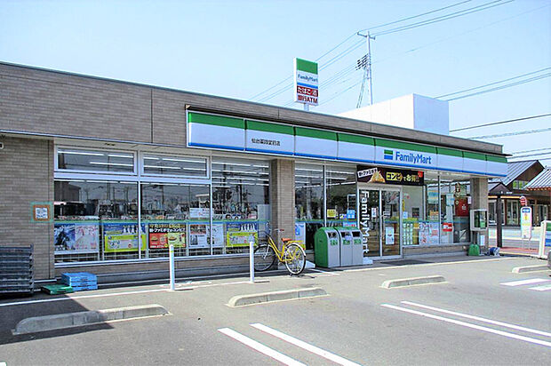 ファミリーマート仙台薬師堂前店 徒歩8分