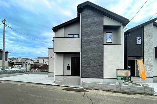 脱衣所やシェアクロークが回遊動線となっていて生活しやすい間取り!現地(2026年9月)撮影