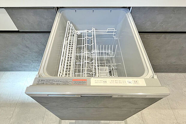 (食器洗浄乾燥機)食器を入れてピッと押すだけ!指先一つで乾燥まで完了する便利な食洗機※同仕様例