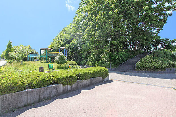 勝山東公園 徒歩8分