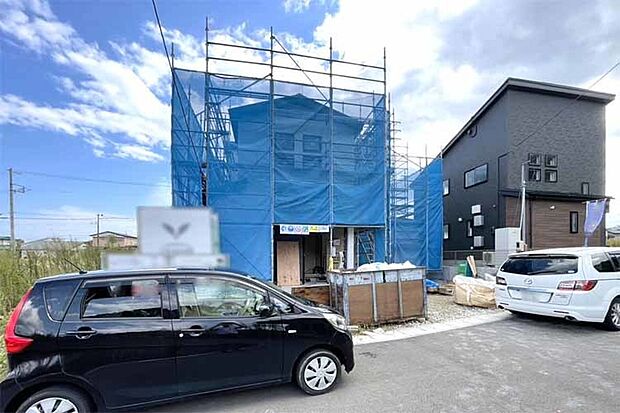 (現地写真)前面道路広く駐車ラクラク!