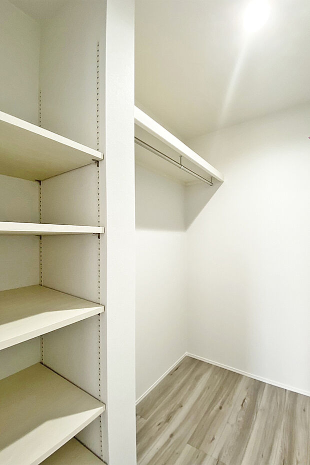 (ウォークイン)大容量のウォークイン!収納BOXで空間を有効活用!