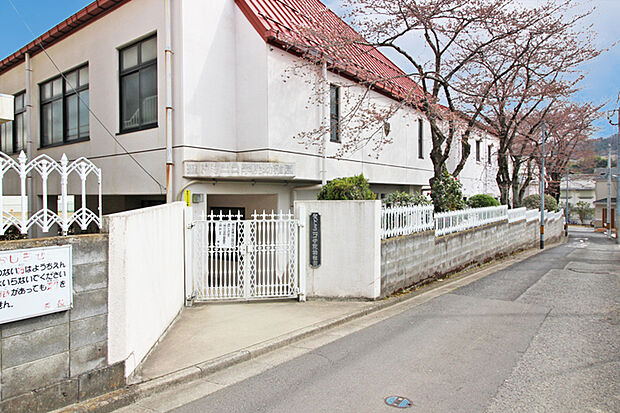 聖ドミニコ学院幼稚園 徒歩4分
