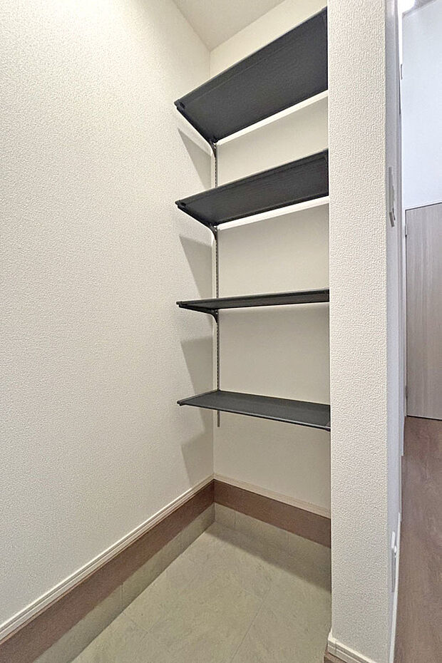 （SIC）荷物の汚れなども気にせず収納できる土間収納！部活用品やベビーカーなどもそのまま収納♪