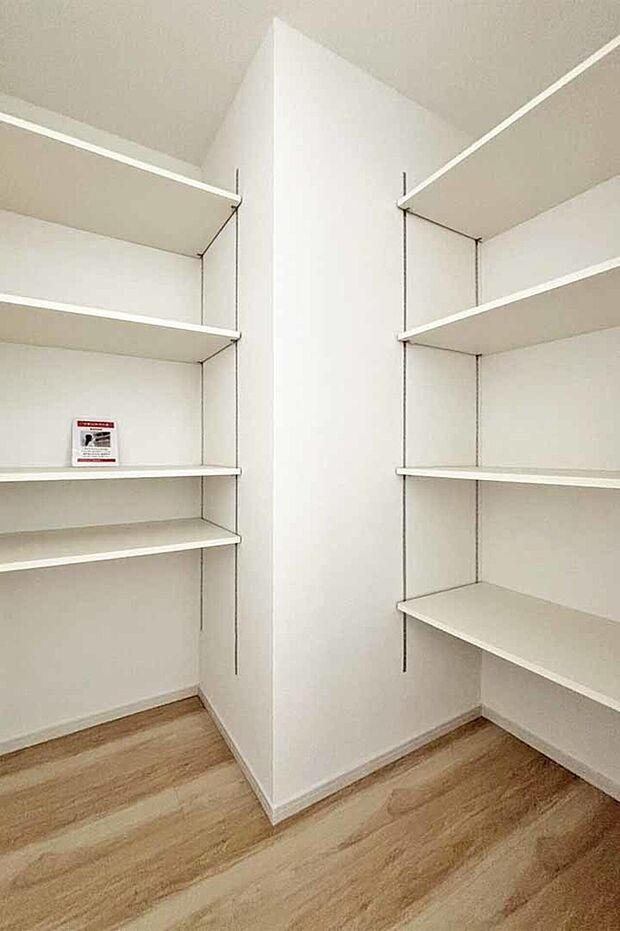 （洗面収納）棚付きでタオルや着替えの管理もしやすいです！