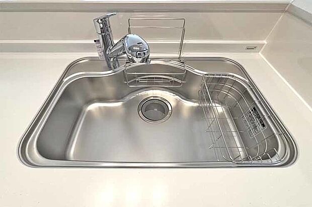 (浄水器付混合水栓)傷や錆もつきにくいステンレス製のシンクに浄水器付混合水栓付き♪