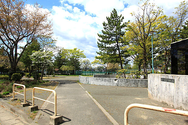 鶴ケ谷四丁目東公園 徒歩2分