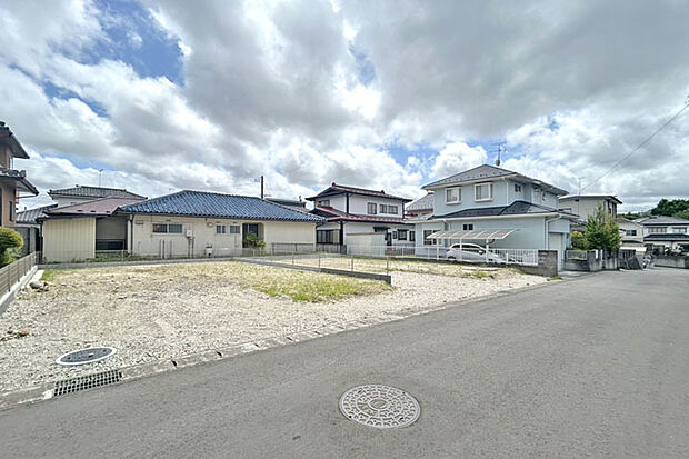 近隣バス停徒歩2分♪お荷物が多い方も安心の収納豊富なお家！現地（2026年6月）撮影