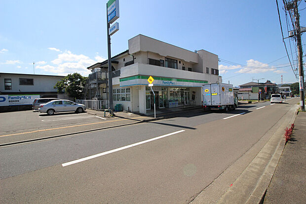 ファミリーマート仙台泉ヶ丘店　徒歩5分