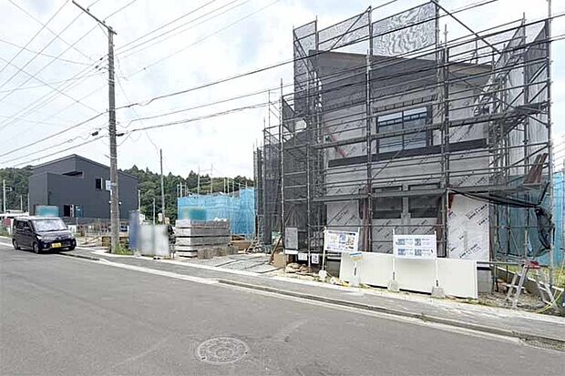 (現地写真)50坪超のきれいな開発地!前面道路広く開放的!