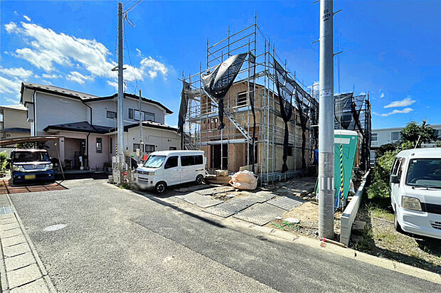 プラスの収納スペースが充実♪居室はすべて明るい南向き！現地（2026年9月）撮影