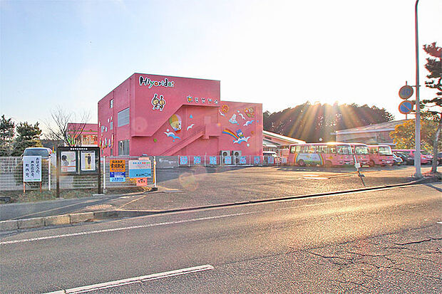 ひより台幼稚園 徒歩13分