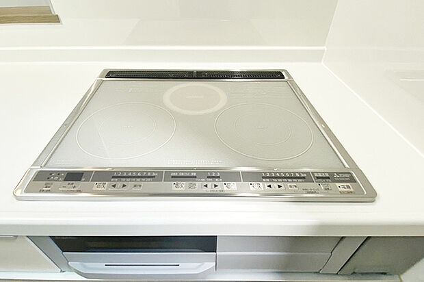 （IHクッキングヒーター）       お掃除ラクラクのオール電化！綺麗を保てます！