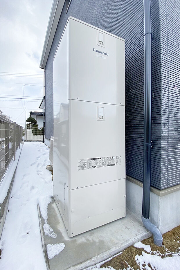 深夜電力でタンクへの貯湯・沸きあげを行い、ガス給湯器より光熱費を抑えた省エネ生活♪