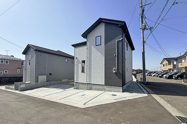 銀行・コンビニ・ドラッグストアまで徒歩9分内!現地(2025年3月)撮影