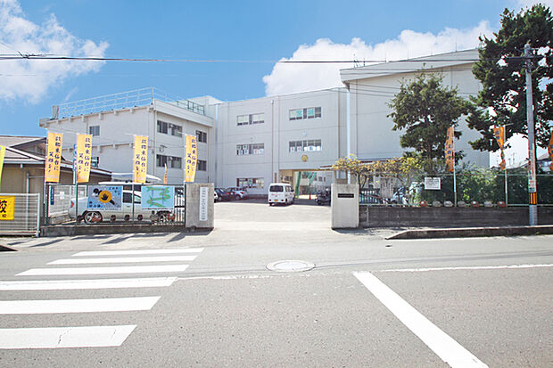 仙台市立東仙台中学校　徒歩7分