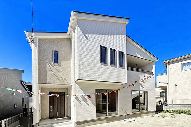お子様部屋にも充実の収納!2階全居室にウォークイン完備!現地(2026年5月)撮影