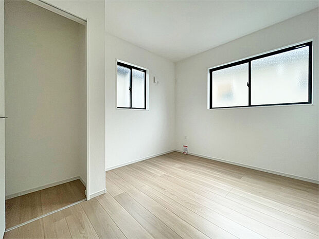 (洋室)お子様部屋にいかがでしょう♪