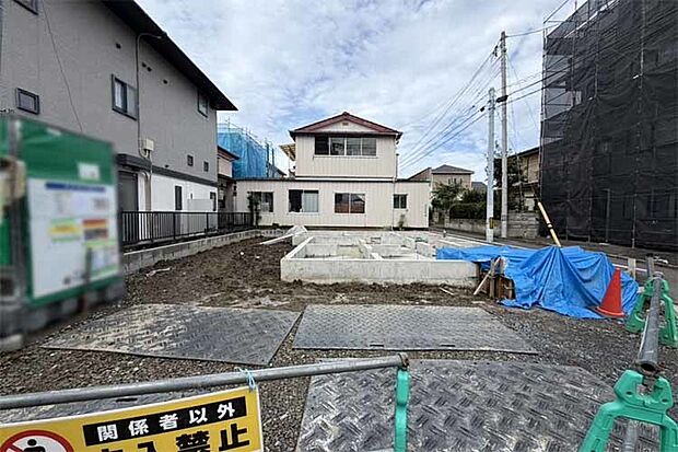 (現地外観)角地で開放的!2沿線利用可能な好立地!