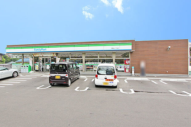 ファミリーマート東勝山二丁目店 徒歩7分