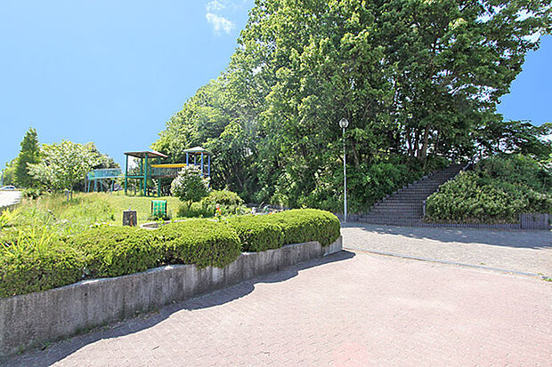 勝山東公園 徒歩8分