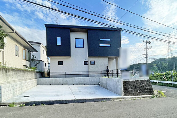 のびのび過ごせる64坪の広々敷地!陽当たりの良いお庭を完備♪現地(2026年9月)撮影