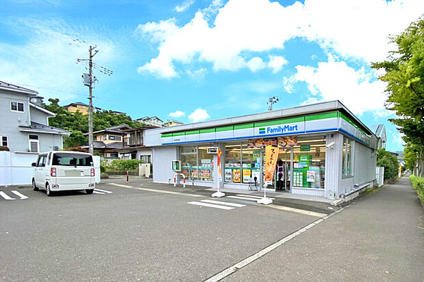 ファミリーマート仙台泉松陵店 徒歩10分