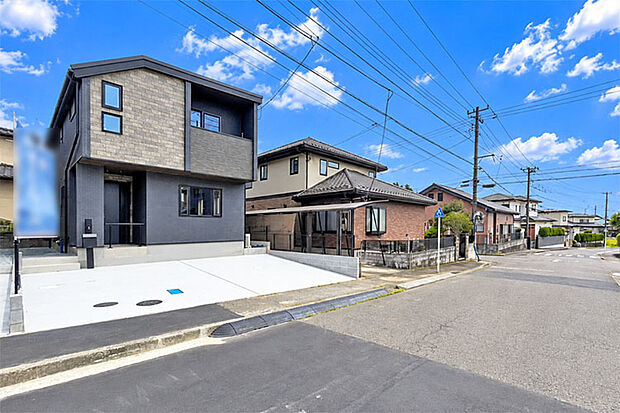 小学校まで徒歩4分♪子育て世帯も安心の立地!現地(2026年8月)撮影