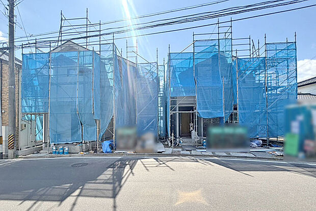 広々とした前面道路で駐車もラクラク!並列駐車2台OK♪現地(2026年9月)撮影