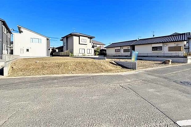 キッチン後ろに配置した納戸は収納場所やお子さまの遊ぶスペースにも最適!現地(2026年9月)撮影