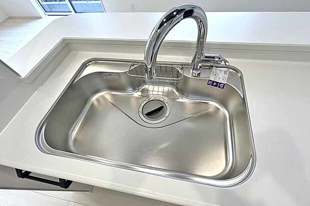 (浄水器付混合水栓)浄水器一体型の水栓でシンク周りスッキリ!