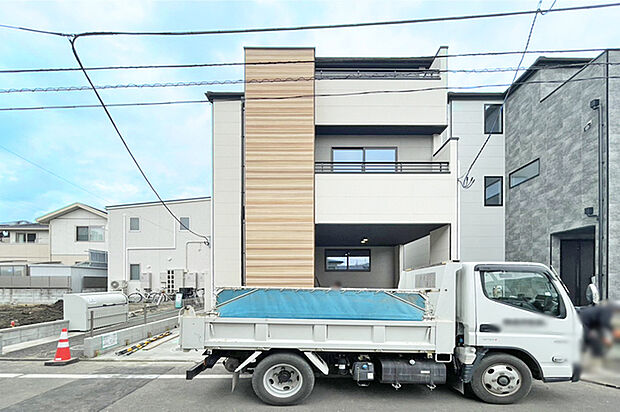 家族が集まるリビングは21帖の広さ！現地（2026年10月）撮影