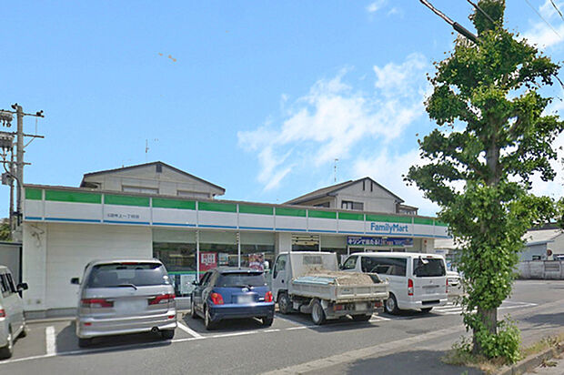 ファミリーマート岩沼吹上一丁目店 徒歩17分