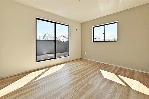 (洋室)広々した洋室!WICを完備!主寝室にいかがでしょうか!