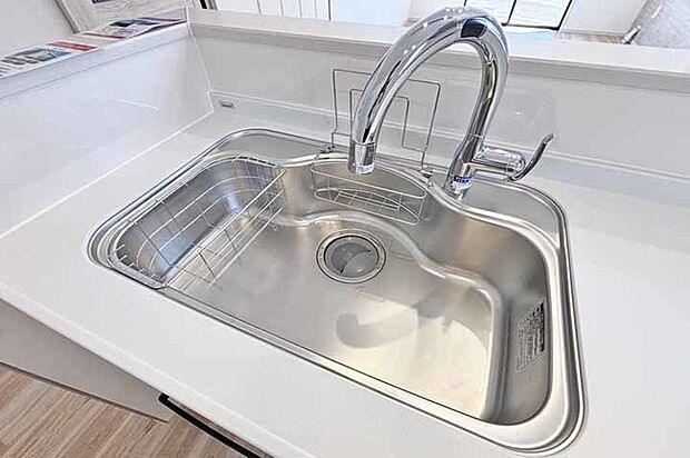 (浄水器付混合水栓)傷やサビ、熱にも強いステンレス!広々シンクで楽しくお料理!