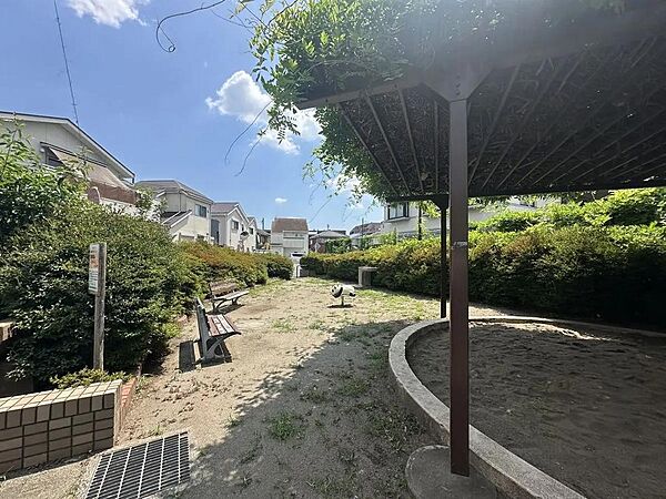 らいらっく児童遊園まで約130m　徒歩2分