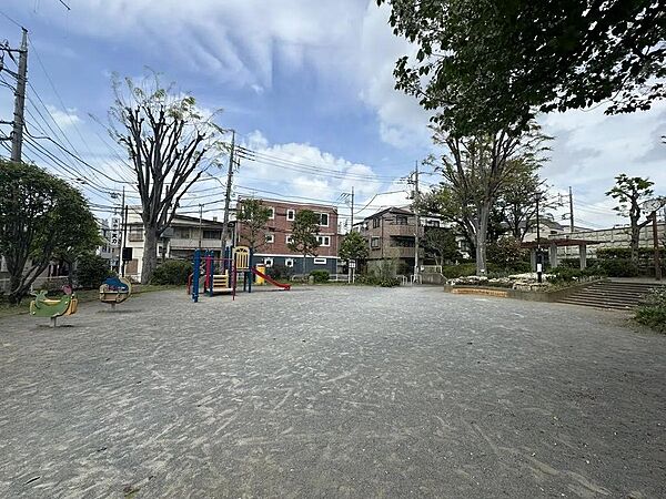 板橋区立徳丸一丁目西児童遊園まで約200m　徒歩3分
