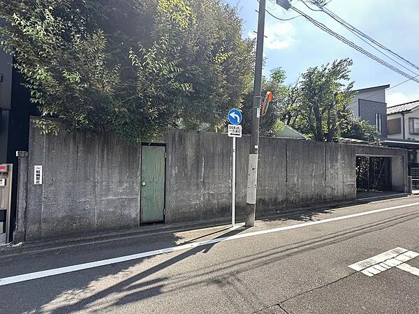 現地