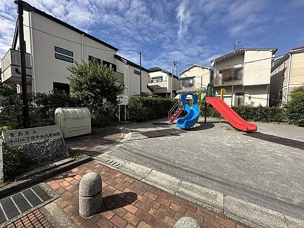 千川二丁目中央児童遊園まで約150m　徒歩2分