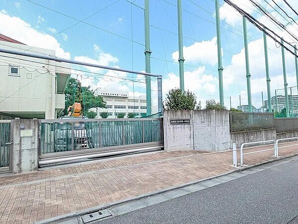 板橋区立志村第一中学校まで約990ｍ 徒歩13分