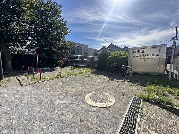 ひまわり児童遊園まで約40m　徒歩1分
