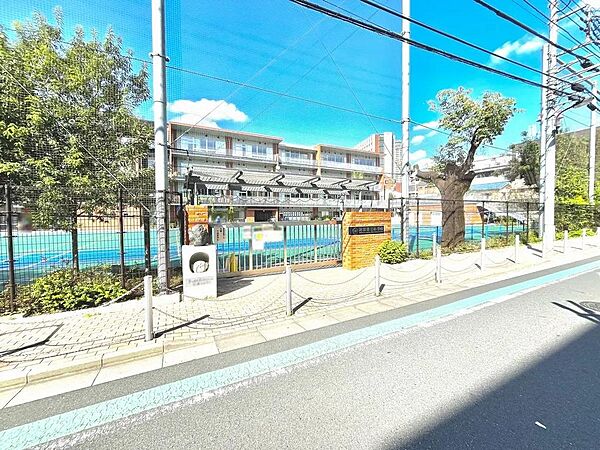 豊島区立池袋第三小学校まで約520m　徒歩7分