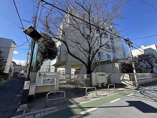 文京区第十中学校まで約1100ｍ