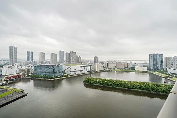 ～眺望～南東方面には、東雲・有明方面が一望東京ゲートブリッジも望めます