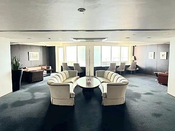 ビューラウンジ（37階）