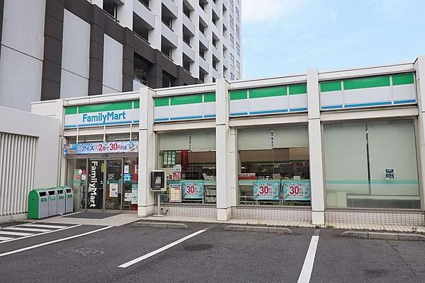 ファミリーマート港南四丁目店まで約420ｍ（徒歩6分）