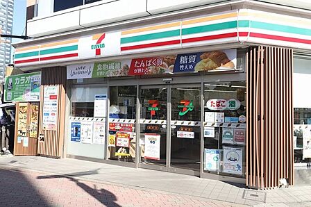 セブンイレブン豊洲店まで約270m 徒歩4分