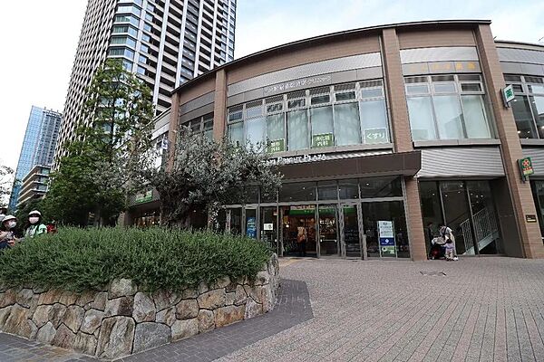 ライフドラッグプラス品川御殿山店まで約80ｍ　徒歩1分